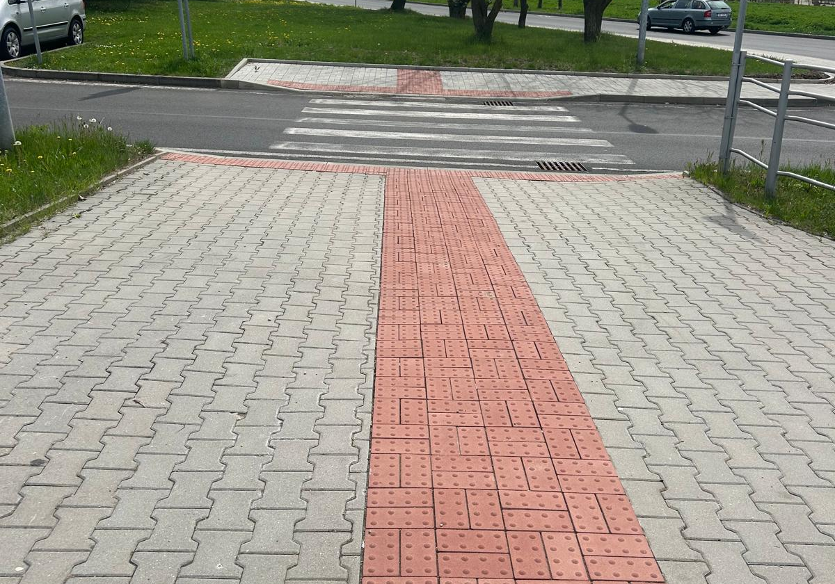 OPRAVY CHODNÍKŮ - ULICE V. NEZVALA, ČSA A ZAHRADNÍ 3